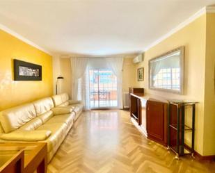 Living room of Flat for sale in Sant Boi de Llobregat  with Air Conditioner, Swimming Pool and Balcony