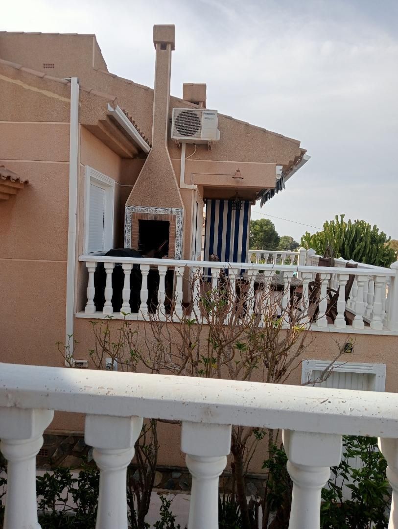 Balcony of House or chalet for sale in Orihuela  with Air Conditioner, Heating and Private garden