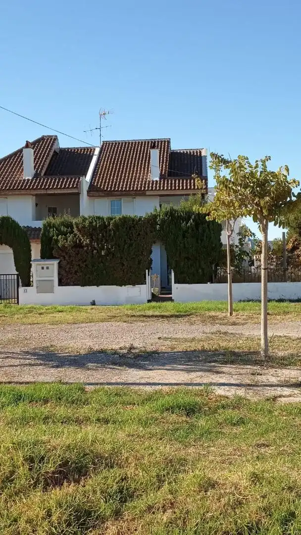 Casa adosada de alquiler en Avinguda d'Alemanya, 12, Corinto - Almarda