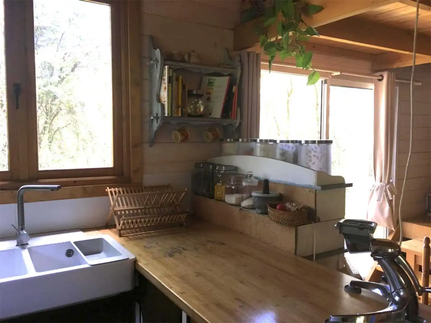 Cuina de Casa o xalet en venda en Sant Jaume de Llierca amb Terrassa