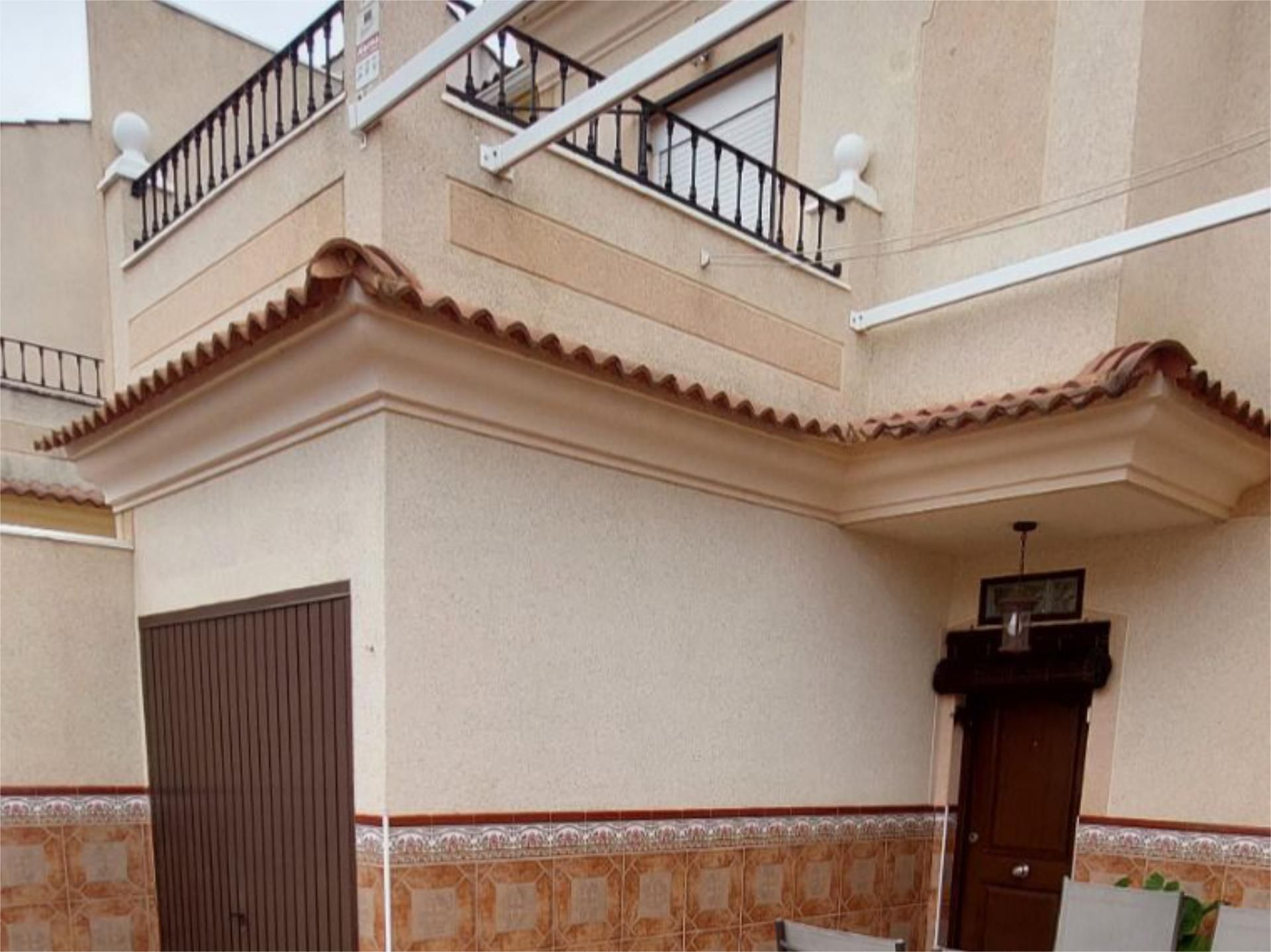 Exterior view of Single-family semi-detached for sale in Bujalance  with Terrace and Balcony