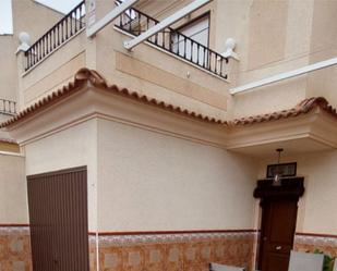 Exterior view of Single-family semi-detached for sale in Bujalance  with Terrace and Balcony