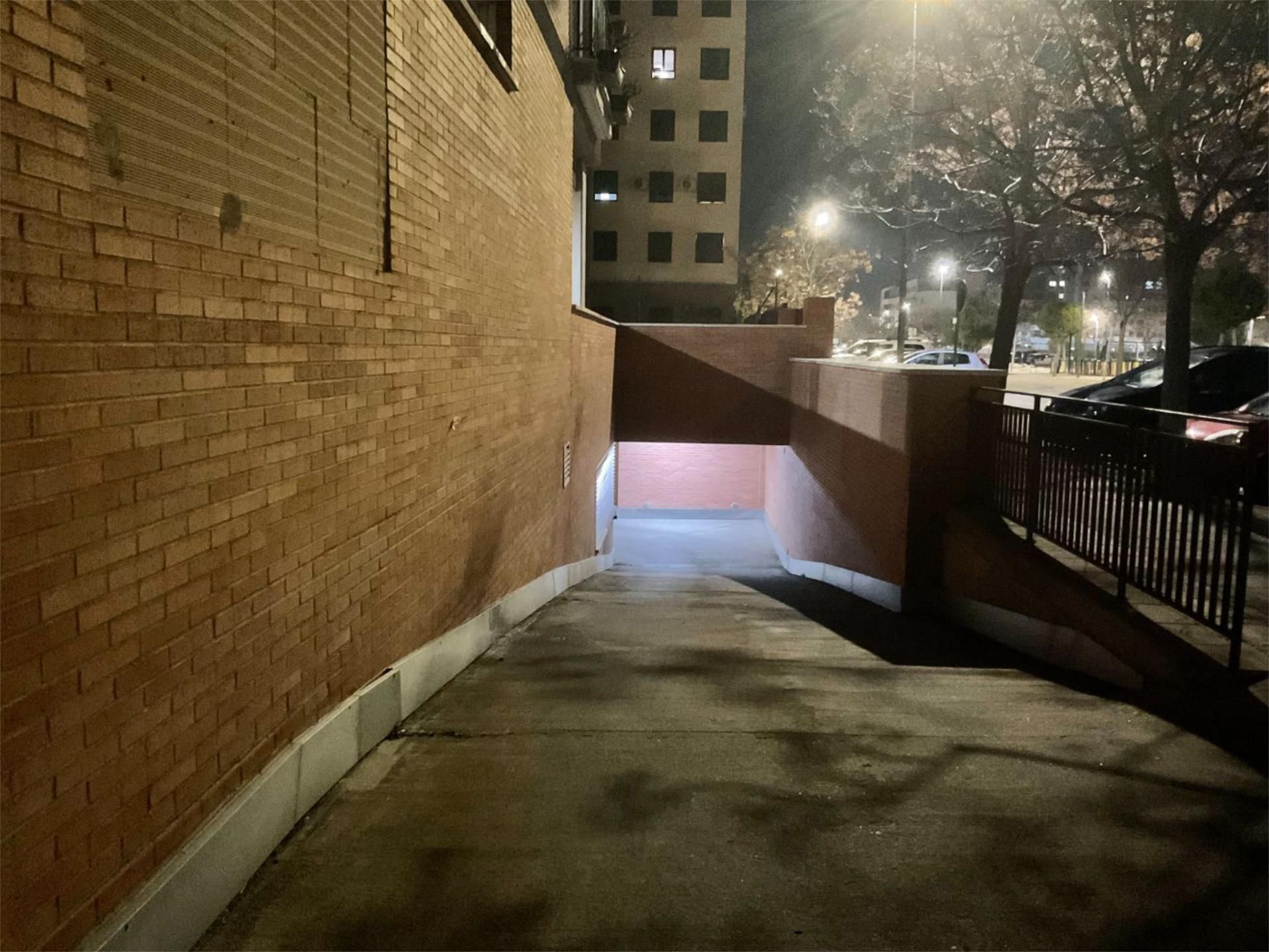 Vista exterior de Garaje en venta en Azuqueca de Henares