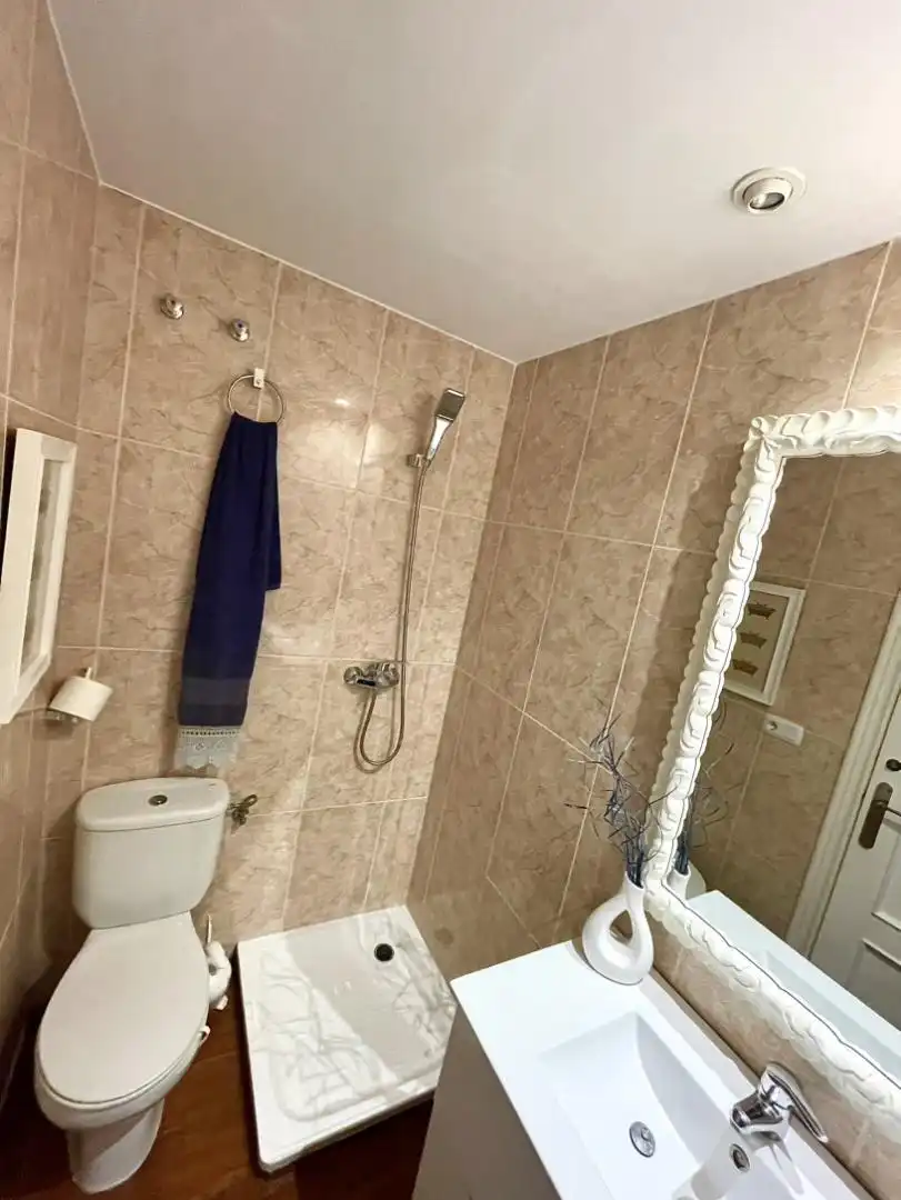 Badezimmer von Wohnung zum Verkauf in Calamonte mit Klimaanlage, Parkett und Terrasse