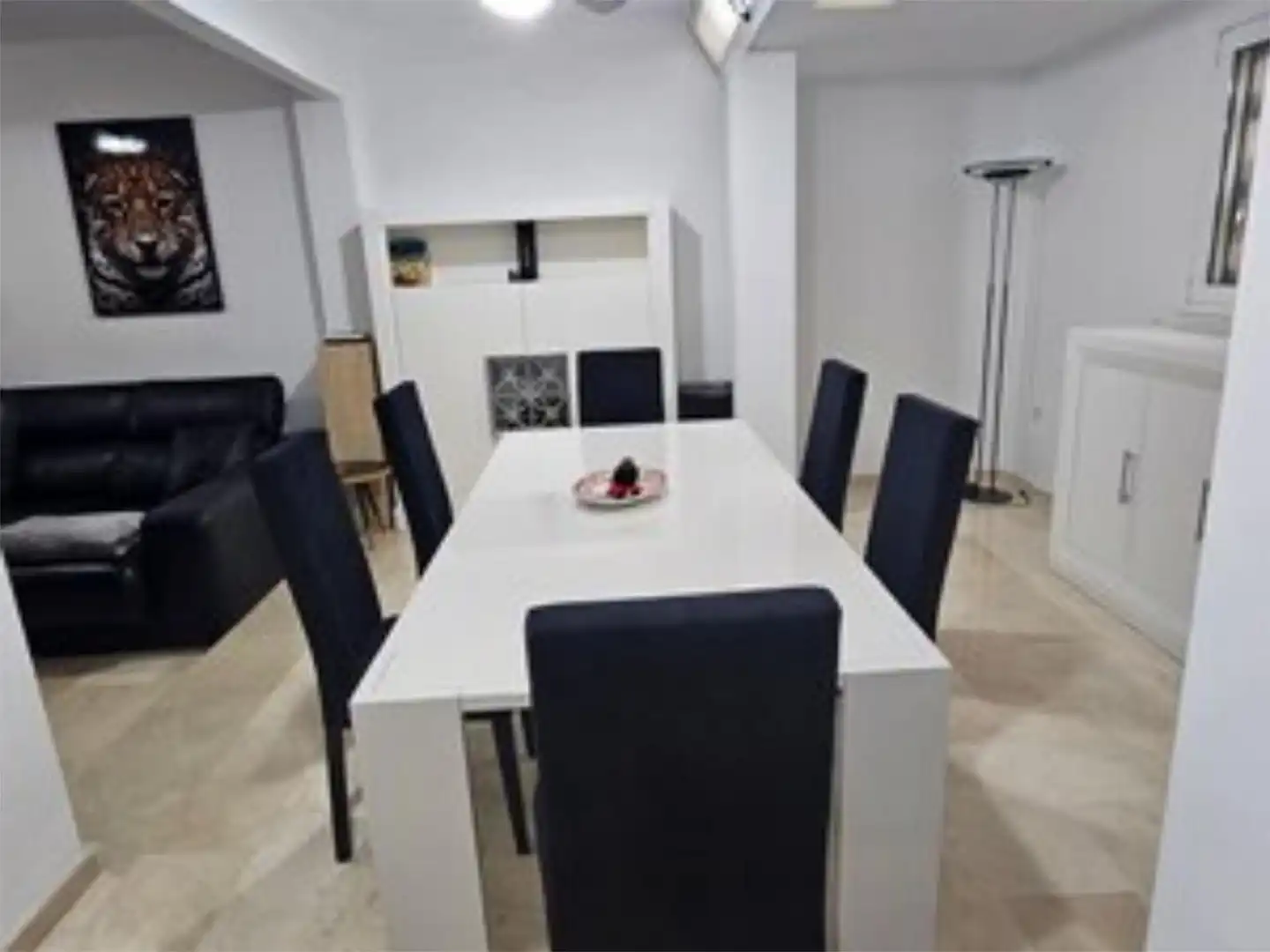 Piso en venta en Calle Fragua, 1, Los Jardines de Marbella - La Ermita Comedor de Piso en venta en Marbella con Aire acondicionado y Piscina comunitaria