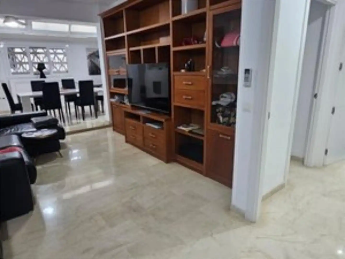 Piso en venta en Calle Fragua, 1, Los Jardines de Marbella - La Ermita Sala de estar de Piso en venta en Marbella con Aire acondicionado y Piscina comunitaria