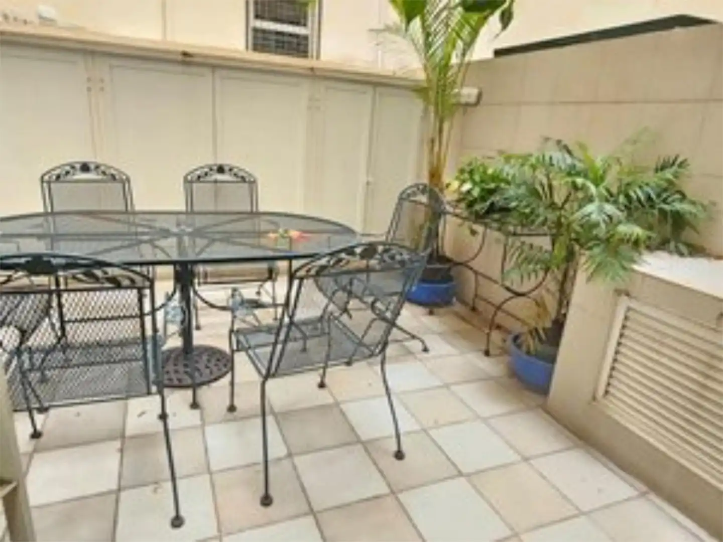 Piso en venta en Calle Fragua, 1, Los Jardines de Marbella - La Ermita Terraza de Piso en venta en Marbella con Aire acondicionado y Piscina comunitaria