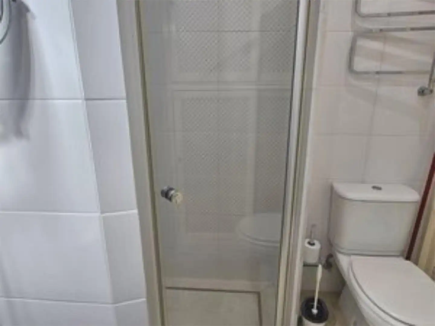 Piso en venta en Calle Fragua, 1, Los Jardines de Marbella - La Ermita Baño de Piso en venta en Marbella con Aire acondicionado y Piscina comunitaria