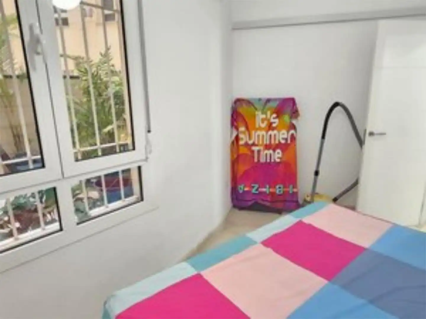 Piso en venta en Calle Fragua, 1, Los Jardines de Marbella - La Ermita Habitación de Piso en venta en Marbella con Aire acondicionado y Piscina comunitaria