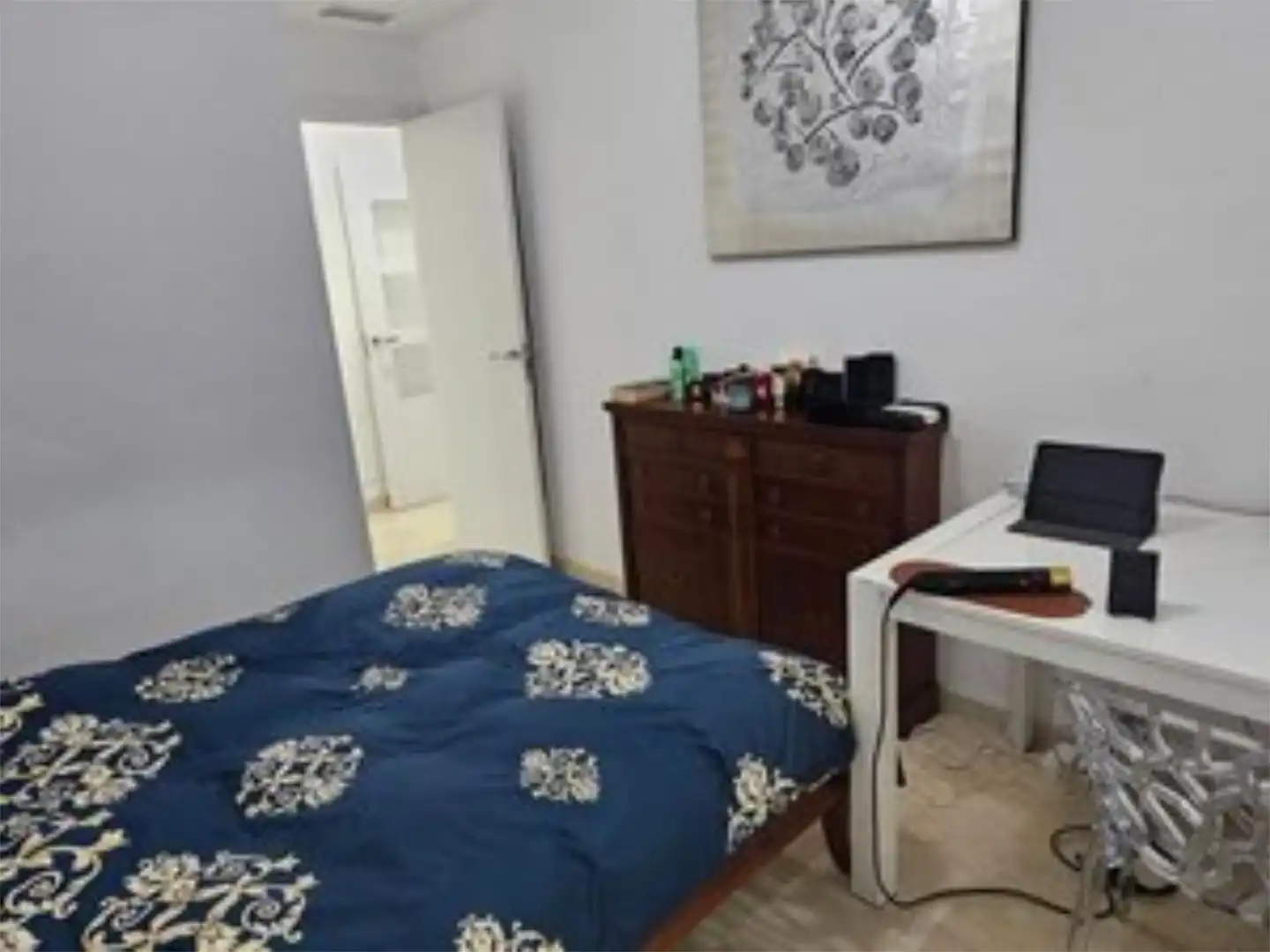 Piso en venta en Calle Fragua, 1, Los Jardines de Marbella - La Ermita Habitación de Piso en venta en Marbella con Aire acondicionado y Piscina comunitaria