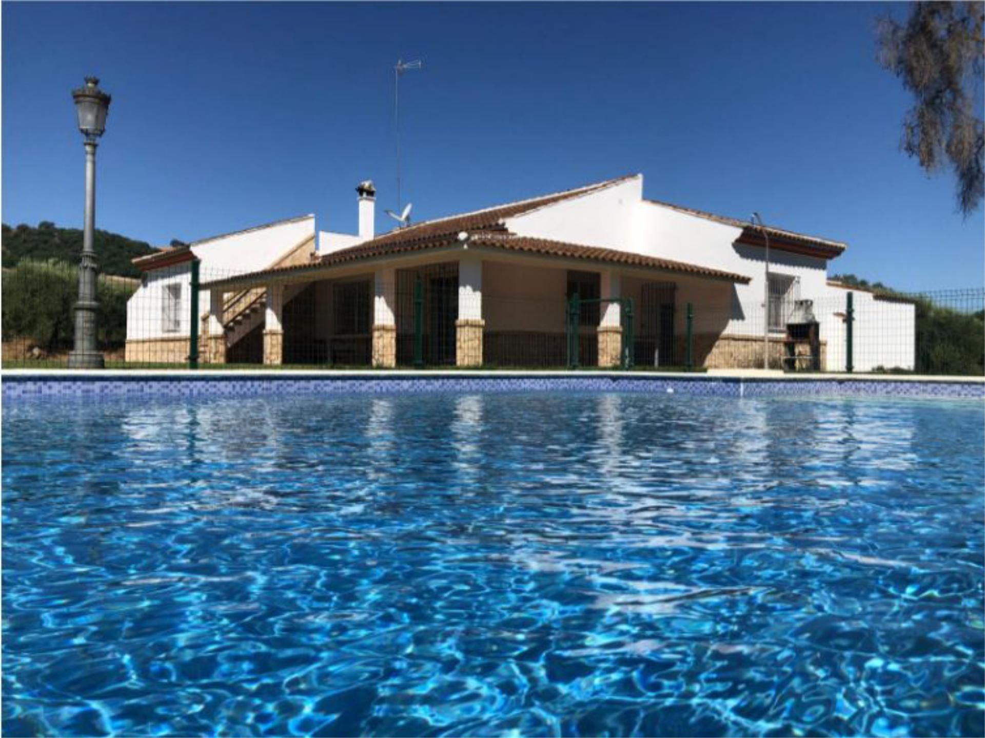 Swimming pool of Houses for sale in Algodonales  with Air Conditioner, Heating and Private garden