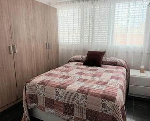 Bedroom of Flat to share in Premià de Mar  with Air Conditioner, Heating and Parquet flooring