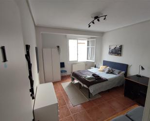 Bedroom of Flat to share in  Logroño  with Heating, Furnished and Washing machine