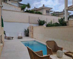 Piscina de Casa adosada en venda en Petrer amb Aire condicionat, Terrassa i Piscina