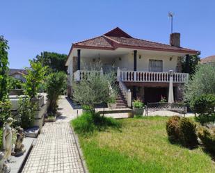 Exterior view of Flat for sale in El Viso de San Juan  with Heating, Private garden and Terrace