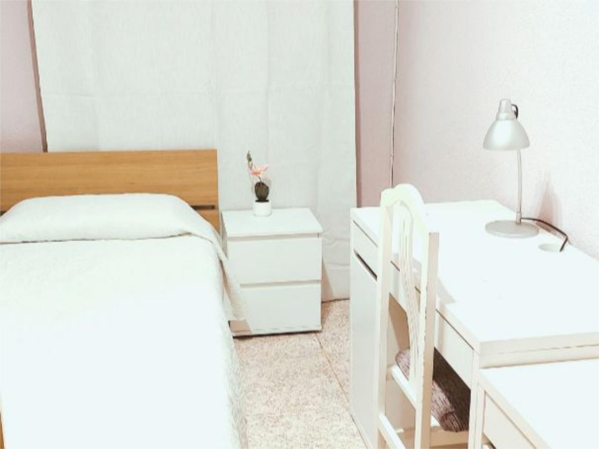 Bedroom of Flat to share in Getafe  with Air Conditioner, Heating and Private garden