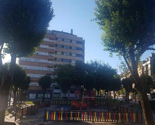 Vista exterior de Pis en venda en Oviedo  amb Terrassa