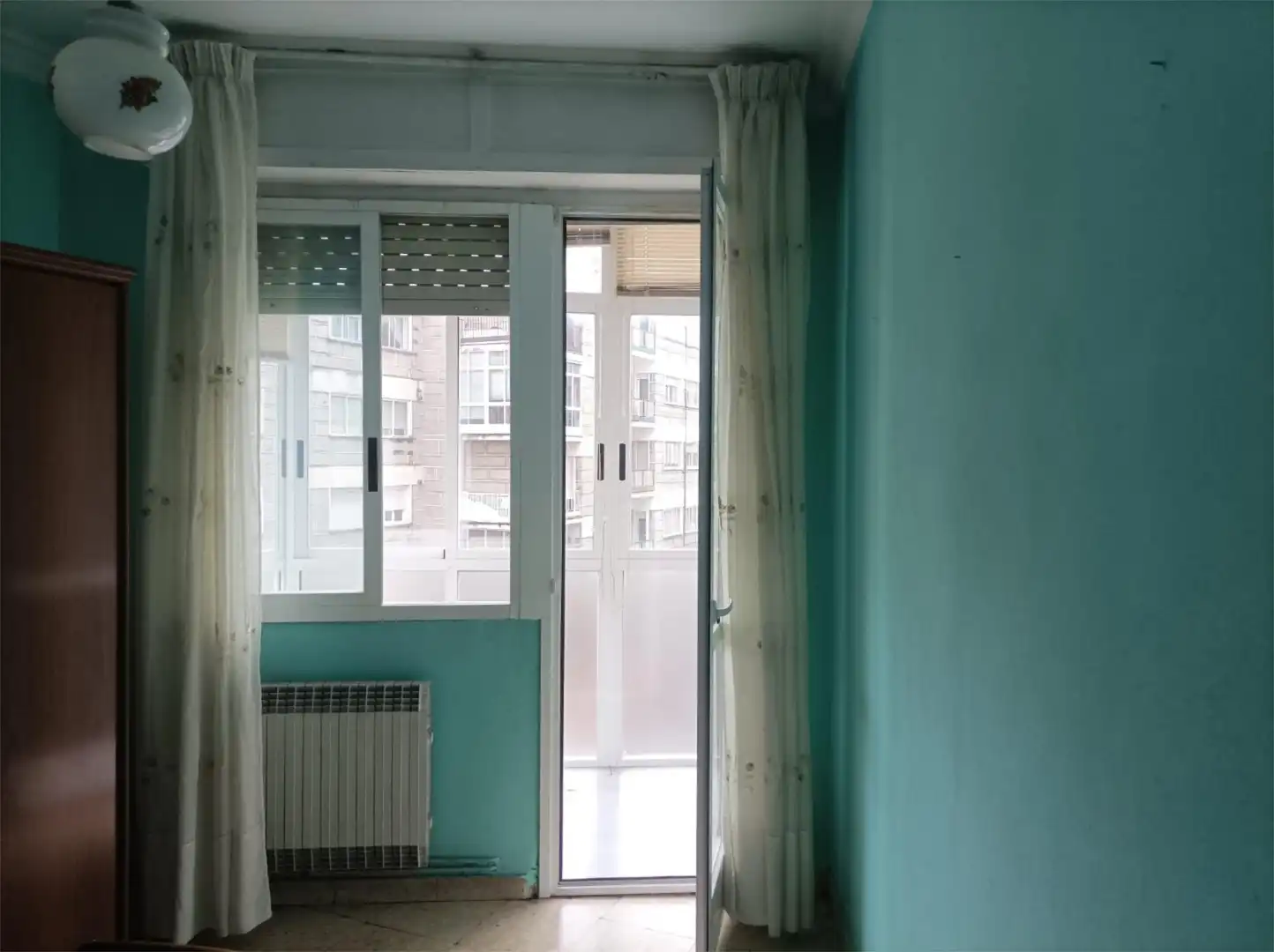 Habitación de Piso en venta en Ourense Capital  con Calefacción, Trastero y Amueblado