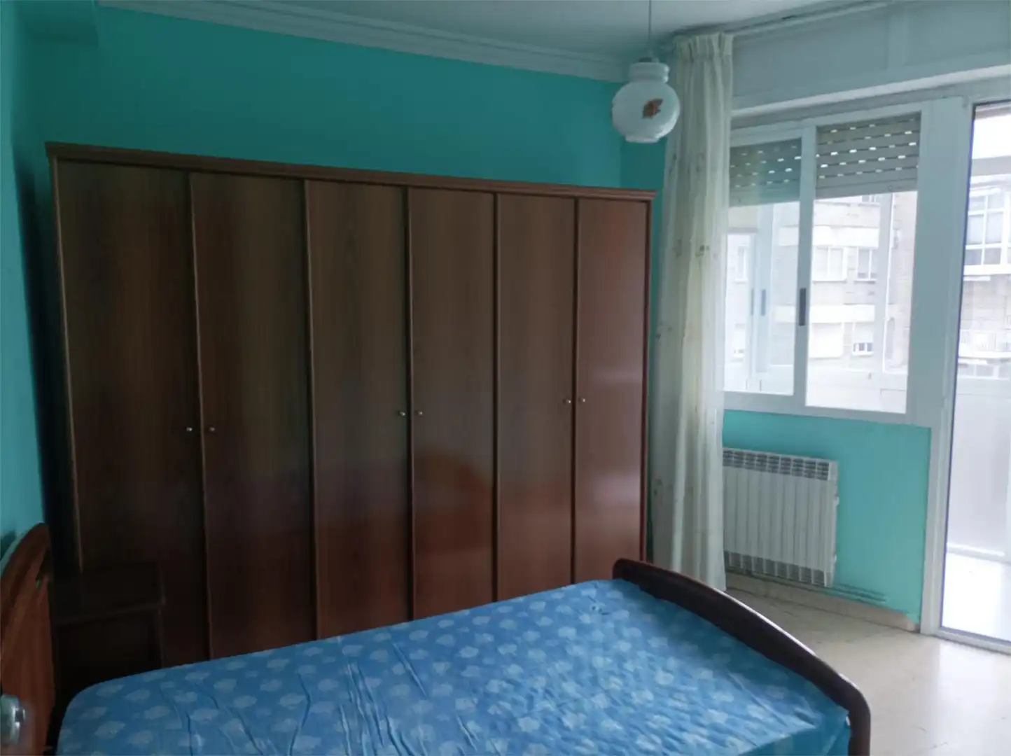 Habitación de Piso en venta en Ourense Capital  con Calefacción, Trastero y Amueblado