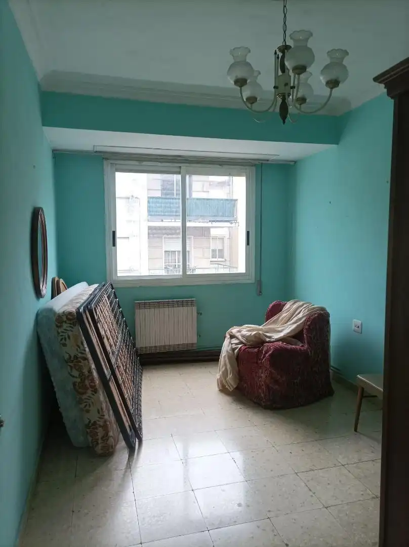 Habitación de Piso en venta en Ourense Capital  con Calefacción, Trastero y Amueblado