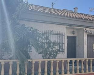 Vista exterior de Casa o xalet de lloguer en Fuente Álamo de Murcia amb Aire condicionat, Calefacció i Jardí privat