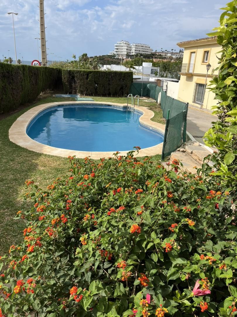 Piscina de Pis en venda en Fuengirola amb Aire condicionat, Terrassa i Forn