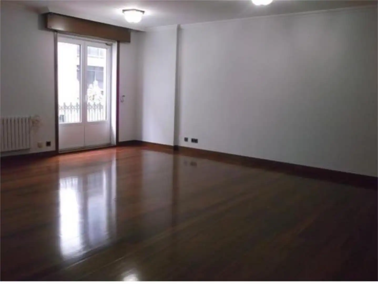 Living room of Flat for rent in Pontevedra Capital   with Heating, Parquet flooring and Storage room