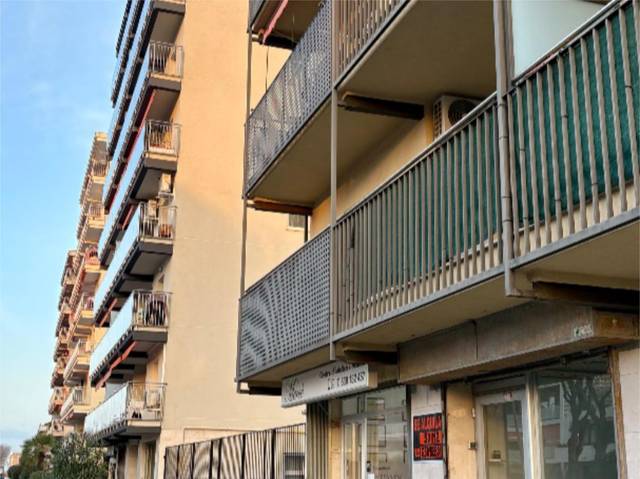 Local comercial en Alquiler en Avinguda de Carles III, 24 en Centre