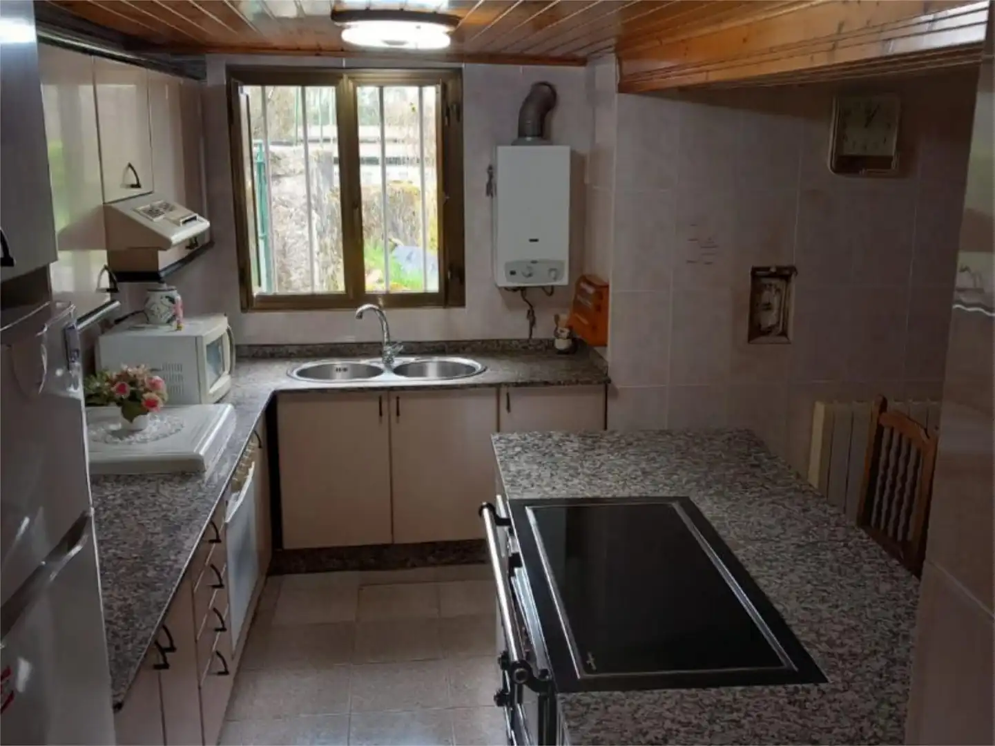 Finca rústica en venta en Lugar Villamaior, 8, Monterroso Cocina de Finca rústica en venta en Monterroso con Calefacción, Jardín privado y Amueblado