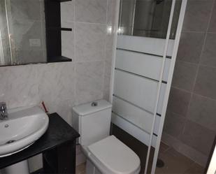 Bathroom of Flat to rent in Vigo   with Private garden and Terrace