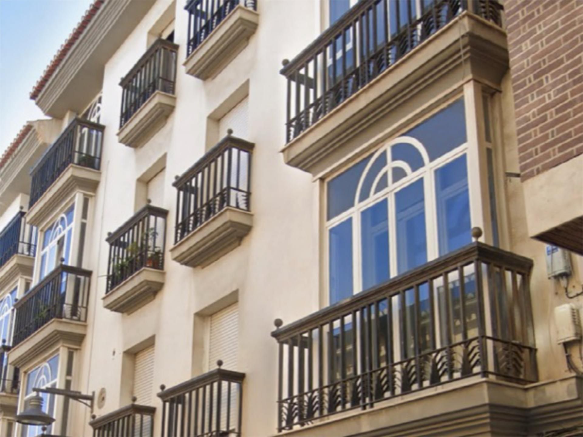 Außenansicht von Dachboden zum verkauf in Baza mit Heizung, Terrasse und Möbliert