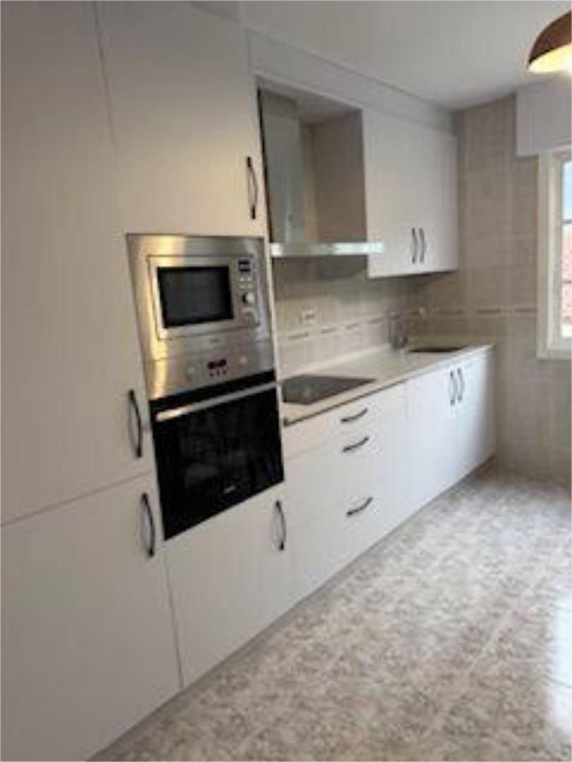 Kitchen of Flat to rent in Santiago de Compostela 