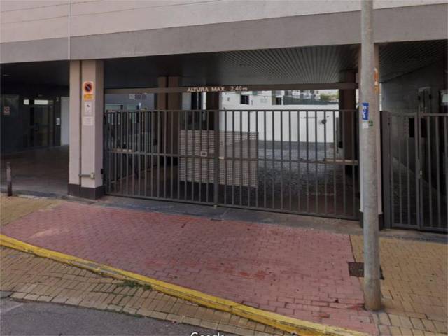Garaje en Alquiler en Carrer Juan Bautista Folía Prades, 16 en Estación - Universidad