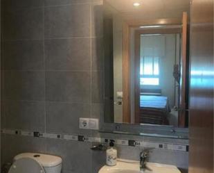 Bany de Apartament de lloguer en Guardamar del Segura amb Terrassa i Piscina