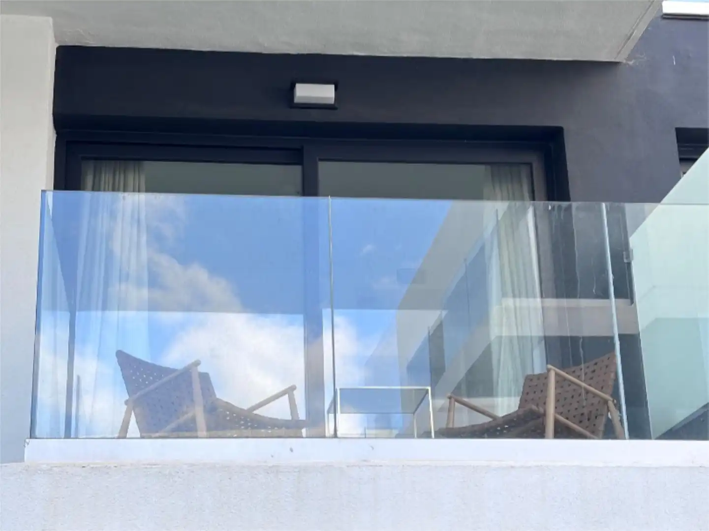 Pis de lloguer a Calle María Luisa, 67, Zahara Pueblo Terrassa de Pis de lloguer en Zahara de los Atunes amb Aire condicionat, Calefacció i Jardí privat