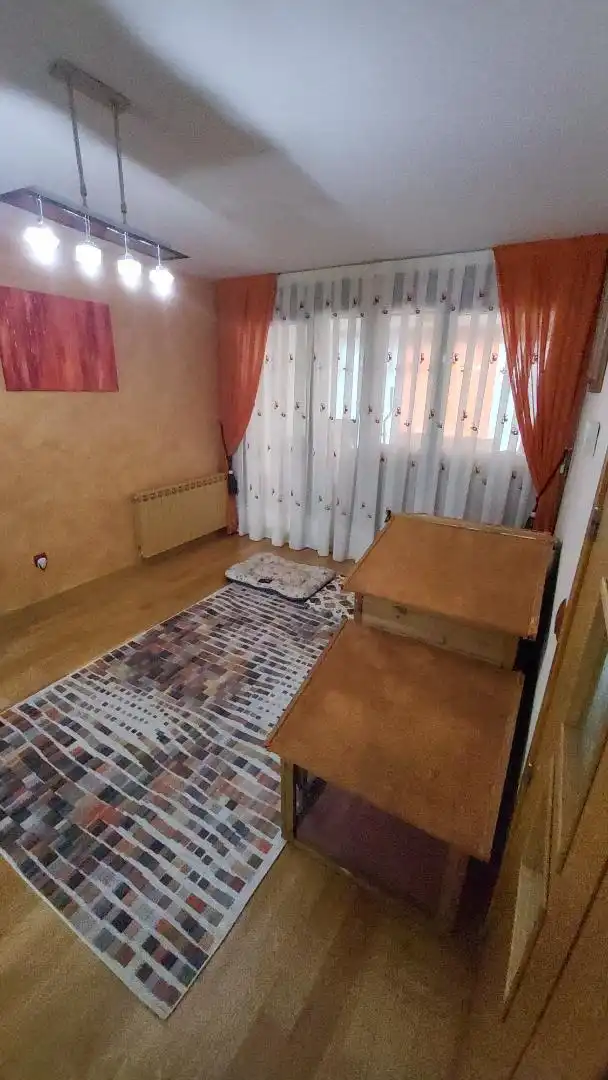 Casa adosada en venda a Calle Ribera del Zapardiel, 34, Medina del Campo Dormitori de Casa adosada en venda en Medina del Campo amb Aire condicionat, Terrassa i Balcó