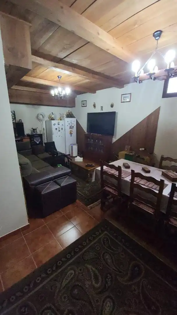 Casa adosada en venda a Calle Ribera del Zapardiel, 34, Medina del Campo Sala d'estar de Casa adosada en venda en Medina del Campo amb Aire condicionat, Terrassa i Balcó