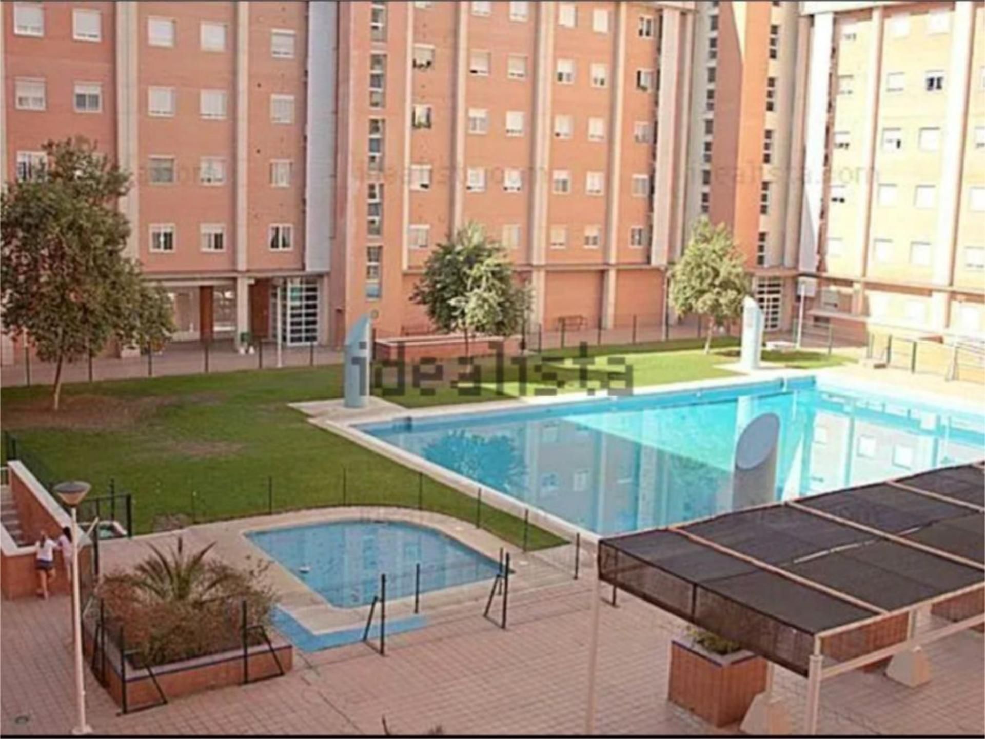 Piscina de Pis en venda en  Sevilla Capital amb Terrassa, Traster i Piscina