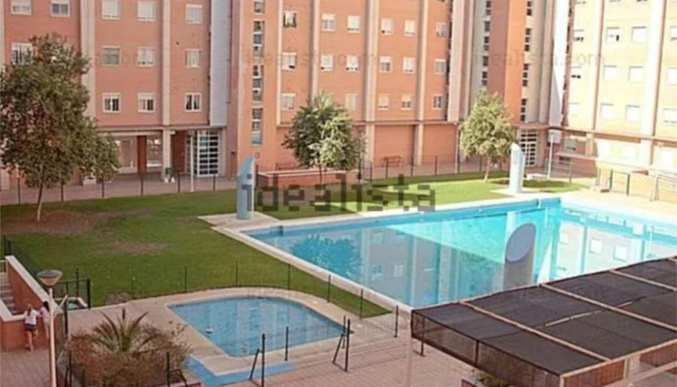 Photo 1 of Flat for sale in Avenida de las Ciencias, 26, Colores -  Entreparques, Sevilla