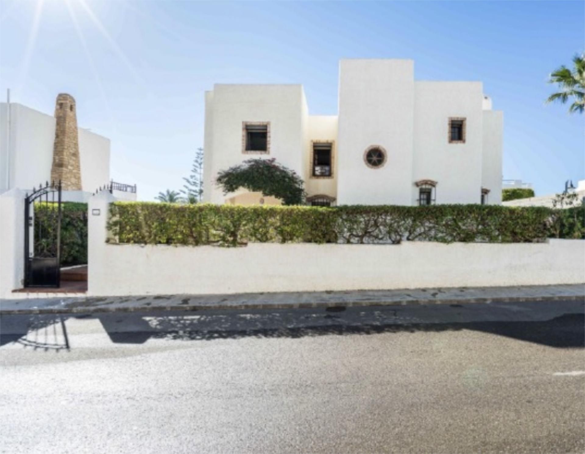 Vista exterior de Casa o xalet de lloguer en Carboneras