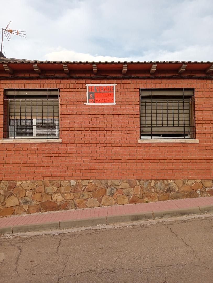 Vista exterior de Finca rústica en venda en Porzuna amb Calefacció, Jardí privat i Terrassa
