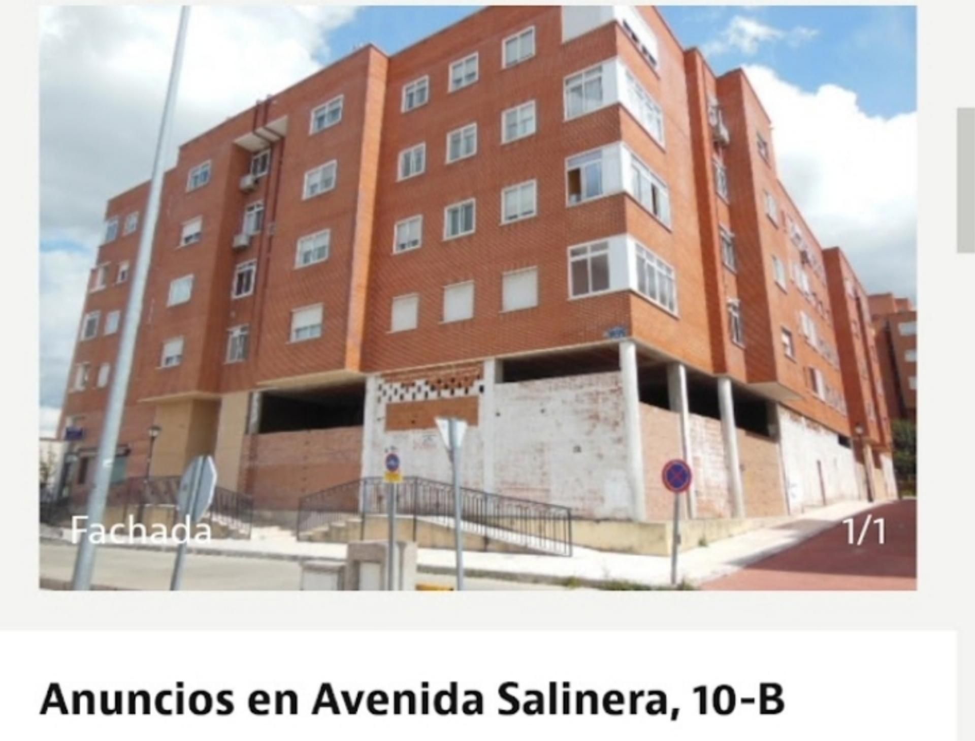 Vista exterior de Pis en venda en Guadalajara Capital amb Terrassa i Balcó