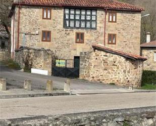 Vista exterior de Casa adosada en venda en Valdeprado del Río amb Terrassa i Moblat