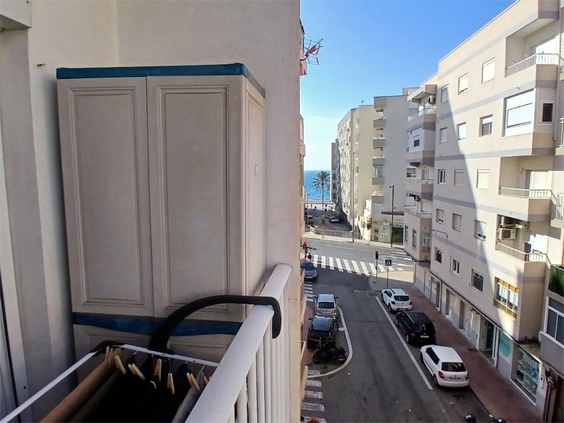 Terrassa de Pis de lloguer en  Almería Capital amb Aire condicionat, Moblat i Balcó