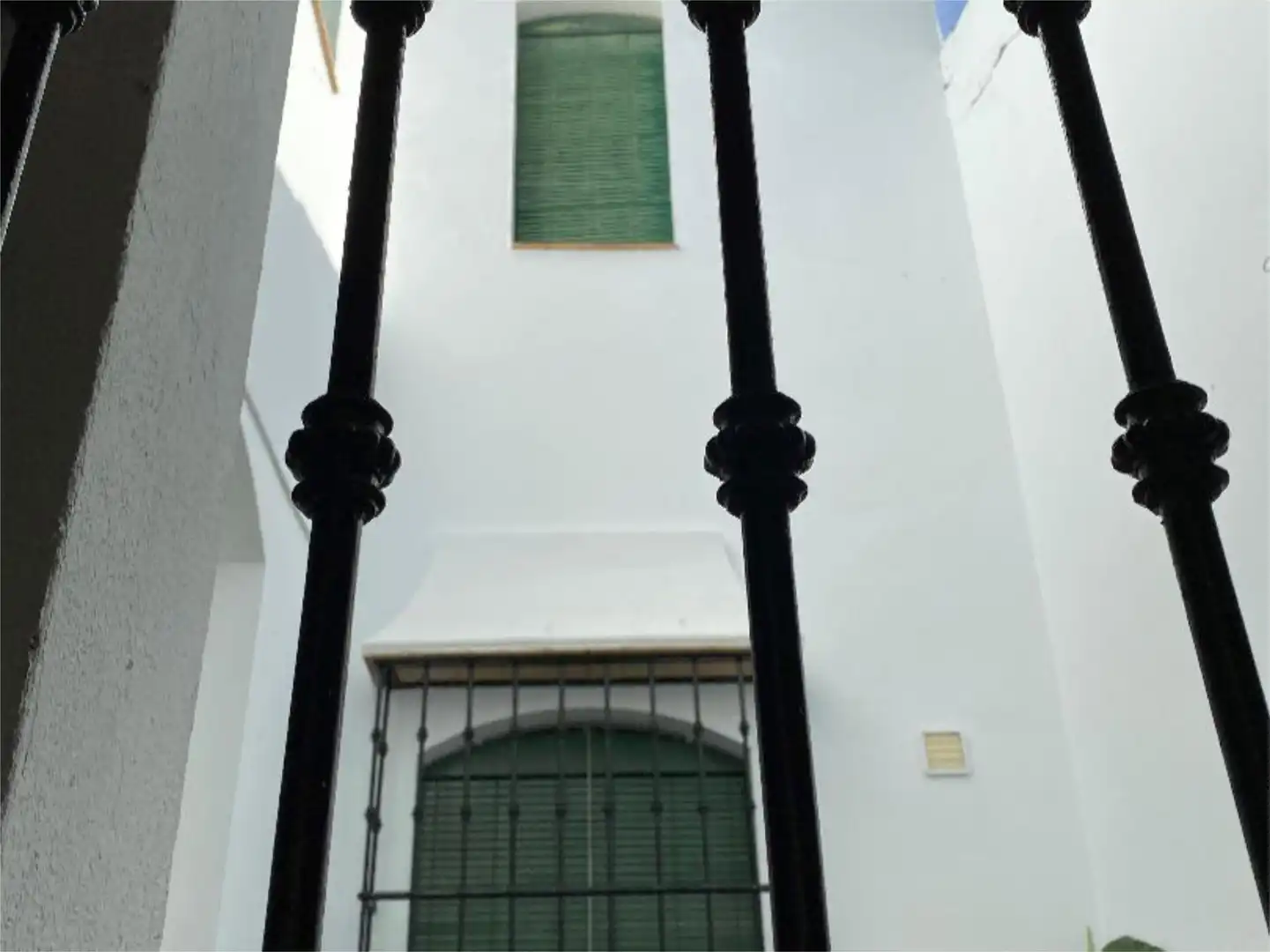 Casa adosada en venta en Avenida del Aljarafe, 54, Bollullos de la Mitación Vista exterior de Casa adosada en venta en Bollullos de la Mitación con Aire acondicionado, Jardín privado y Terraza