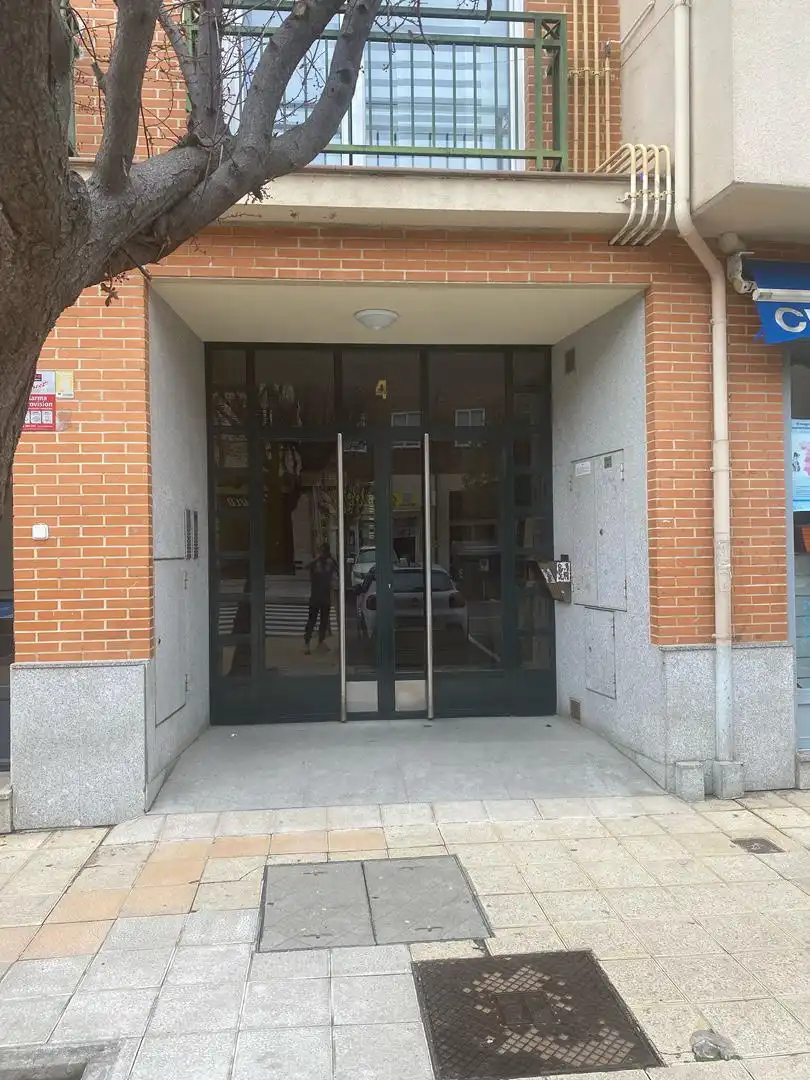 Wohnung zum Verkauf in Ávila mit Heizung, Abstellraum und Schwimmbad