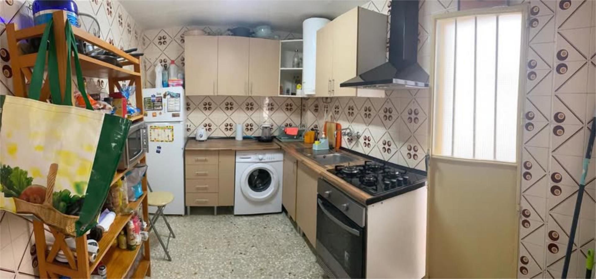 Kitchen of Flat to share in  Córdoba Capital  with Air Conditioner, Heating and Furnished
