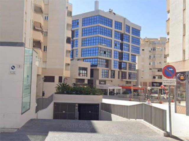 Garaje en Alquiler en Calle Franz Kafka, 9 en El Tejar - Hacienda Bizcochero