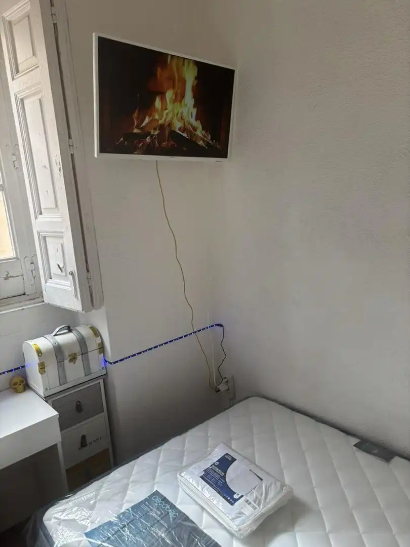 Habitación en Alta, 20, Universidad - Malasaña Habitación en Alta, 20, Universidad - Malasaña