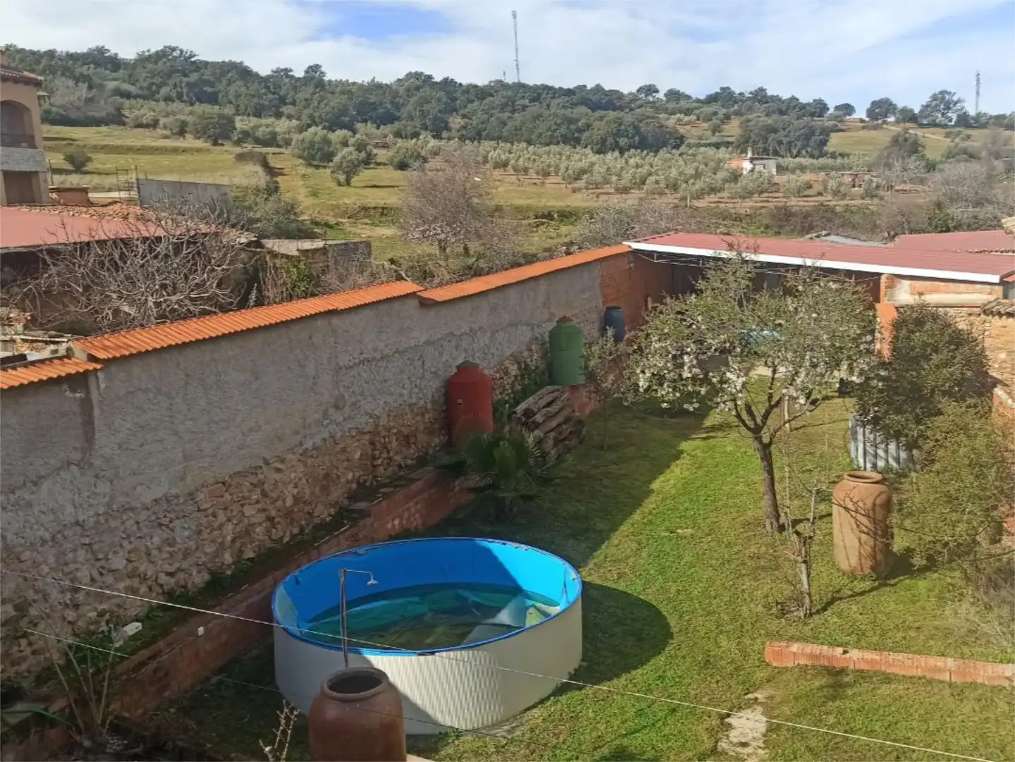 Casa adosada en venta en Calle Moreno Nogales, 24, Navalvillar de Pela Jardín de Casa adosada en venta en Navalvillar de Pela con Aire acondicionado, Calefacción y Jardín privado
